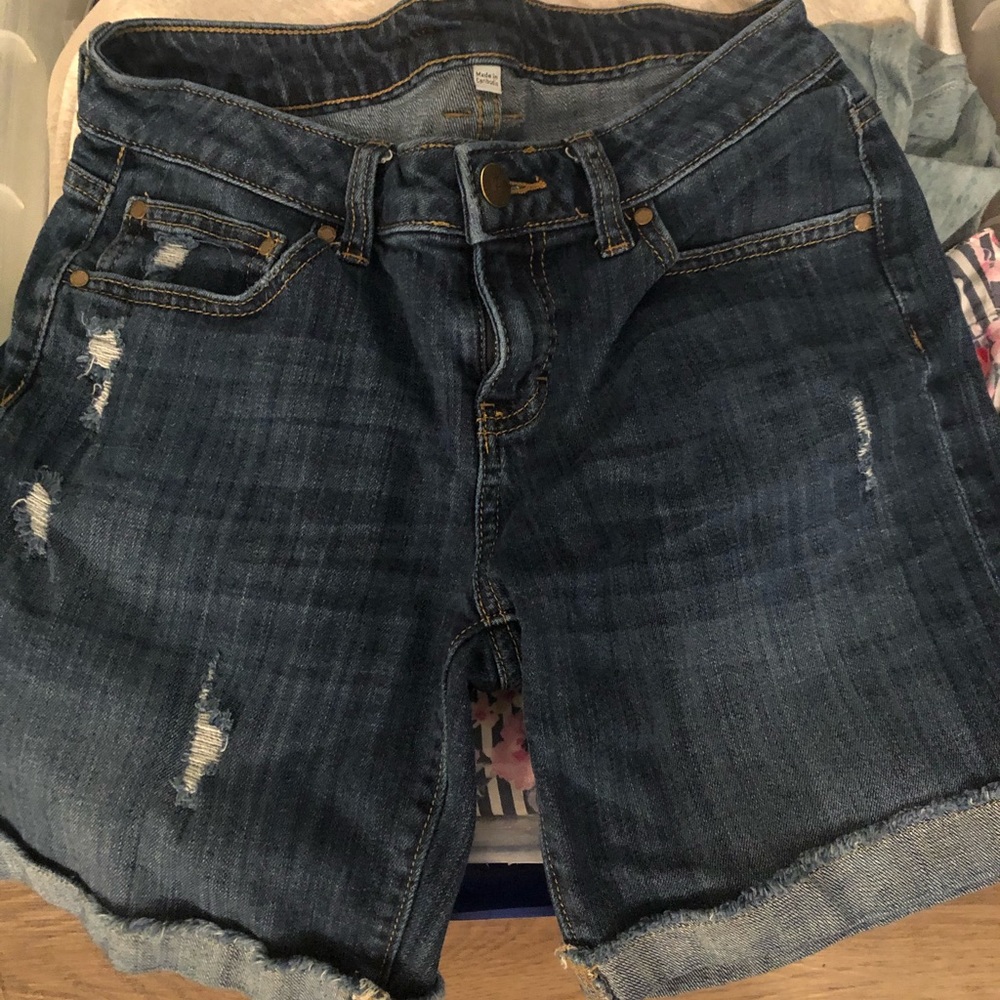 Jennifer Lopez jean shorts